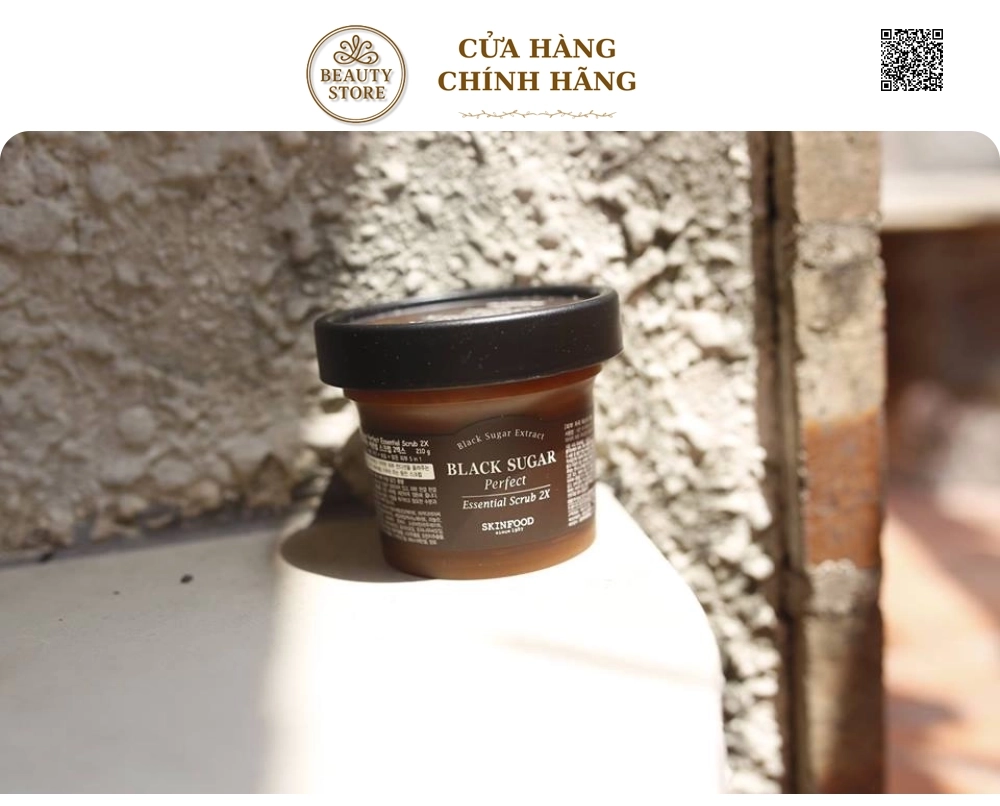 Tẩy Tế Bào Chết Skinfood Black Sugar Perfect Essential Scrub 2X